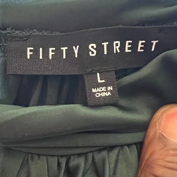 Fifty Street Emerald Green Satin High Neck Twisted Keyhole Blouse Top Large NWT - Picture 4 of 4